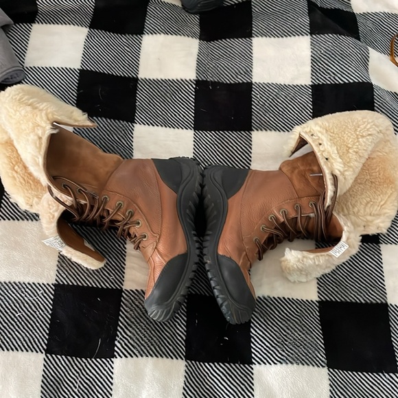 UGG Adirondack II TALL boots 8 - Picture 5 of 14